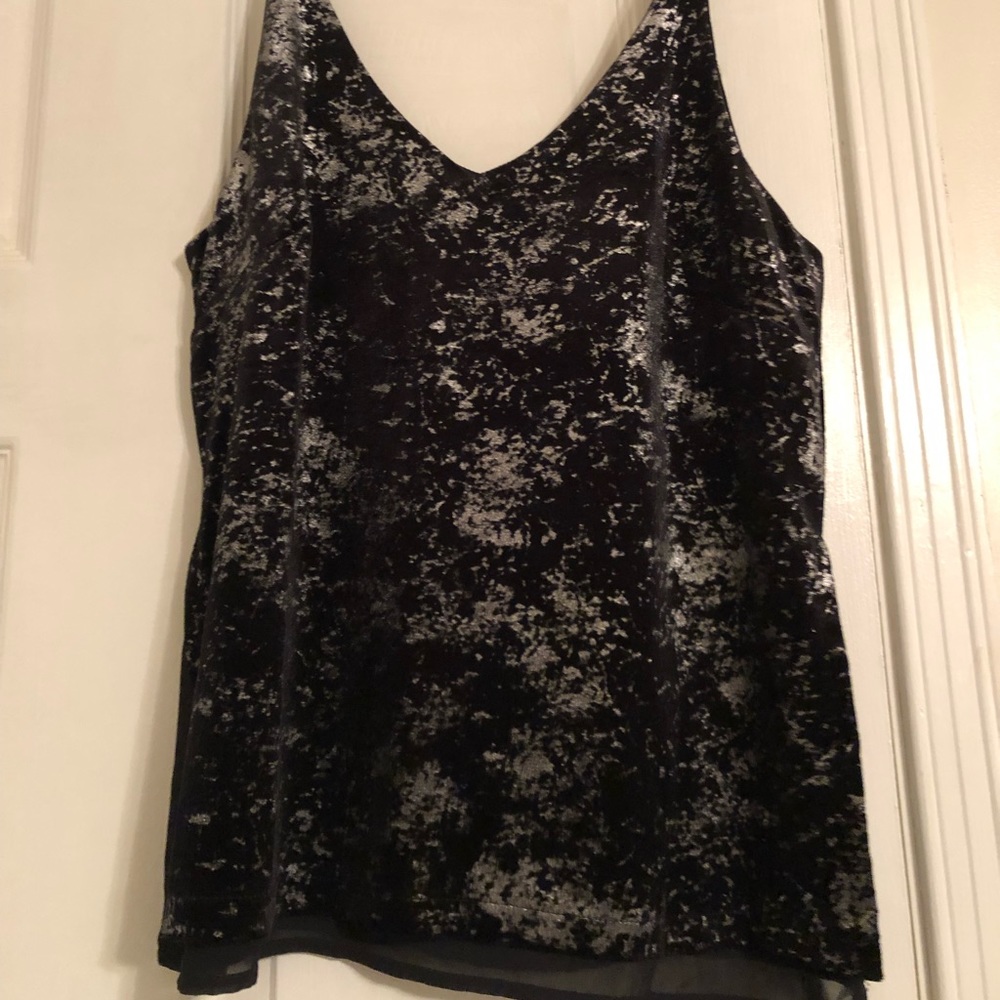 Black and silver textured tank